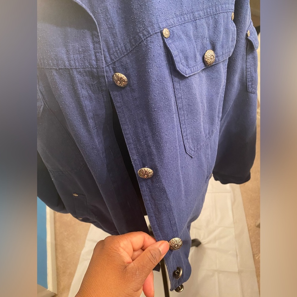 Evr Blue Lightweight Buttoned Jacket - Size Large - image 6